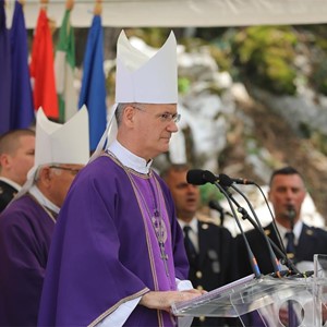 Uvod nadbiskupa Kutleše na misi zadušnici za 814 žrtava ekshumiranih iz jame Jazovka